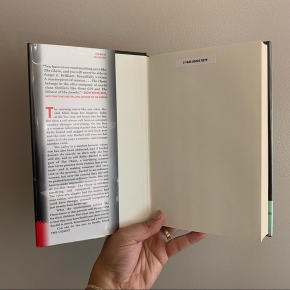 Book - The Chain by Adrian McKinty - Picture 4 of 5